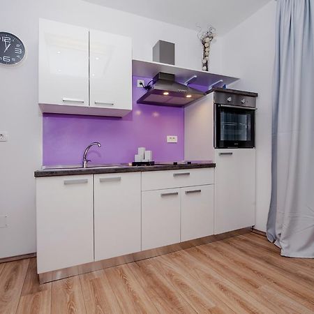 Apartment Api 로비니 외부 사진